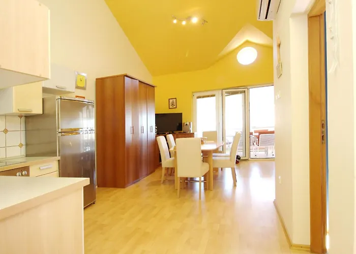 Bakrac By Interhome דירה באסקה